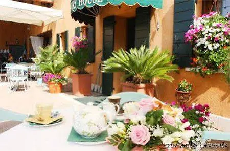 Country Club