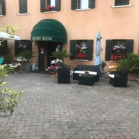 Country Club *