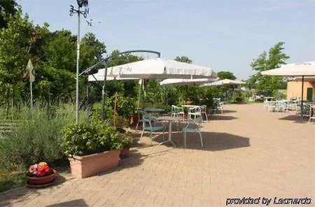 Country Club *