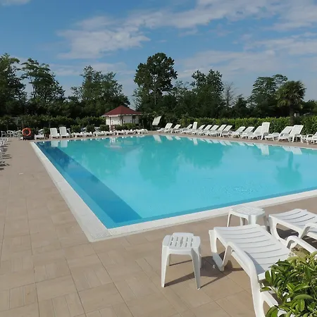 Country Club *